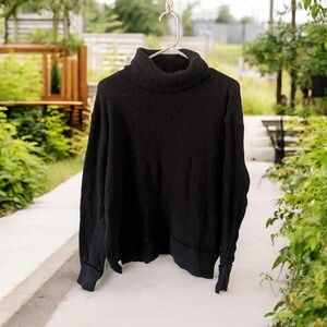 We The Free (Free People) Womens Small Black Sweater - Heavyweight and Warm!